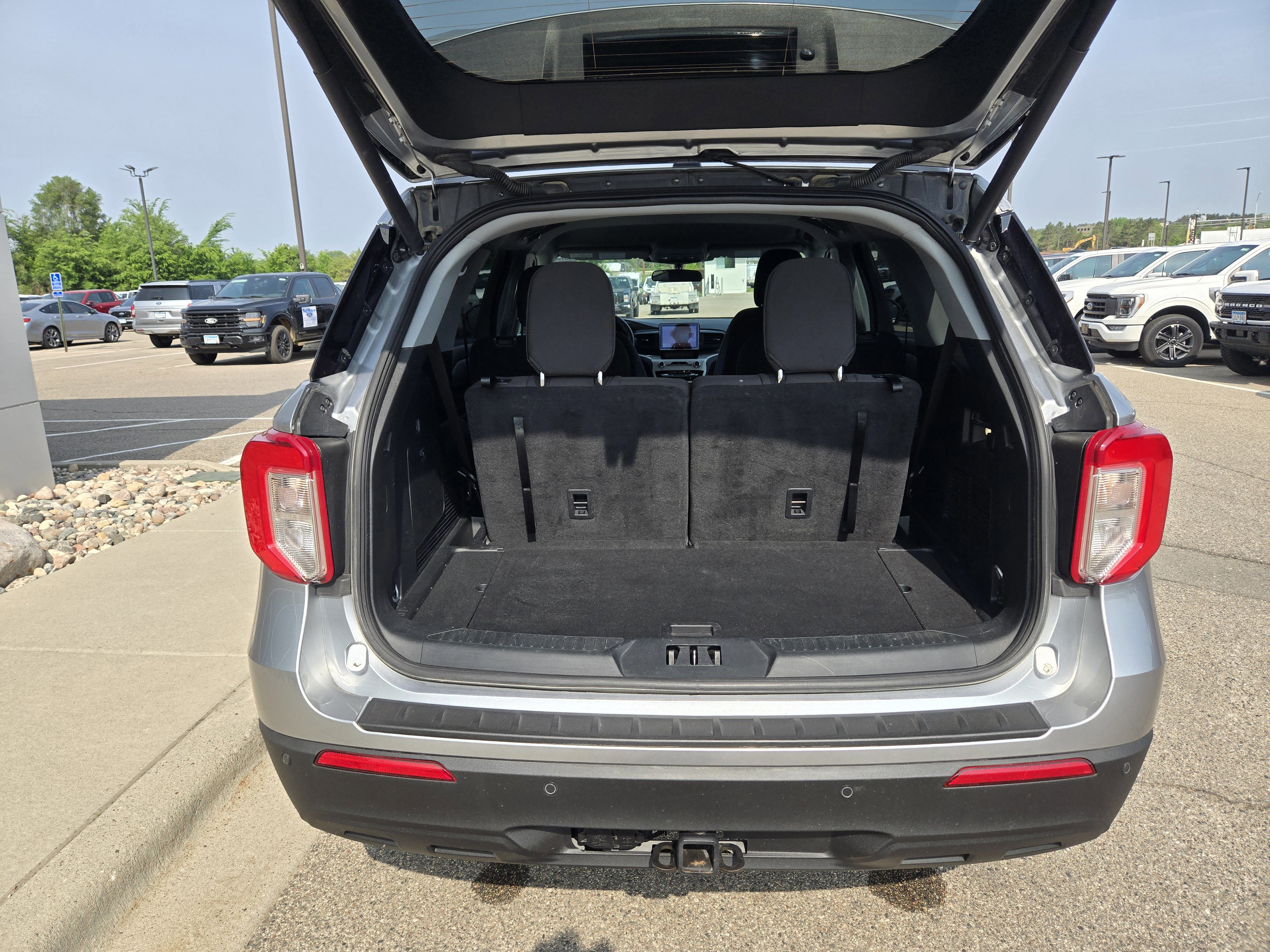 Certified 2023 Ford Explorer XLT w/ Class IV Trailer Tow Package image 16