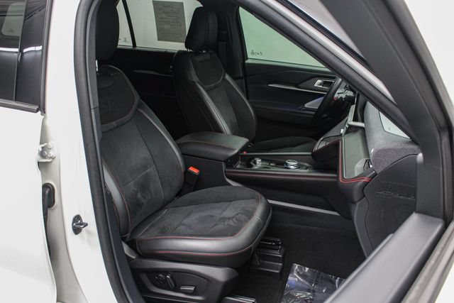 Certified 2025 Ford Explorer ST AWD/4WD image 16