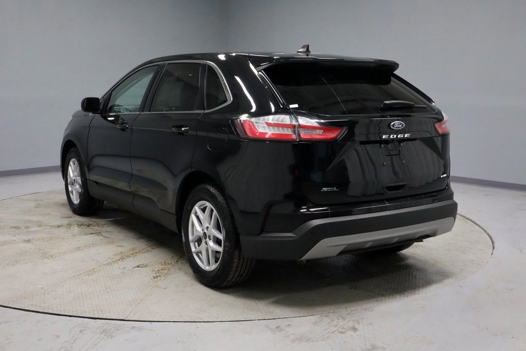 Certified 2024 Ford Edge SEL image 3