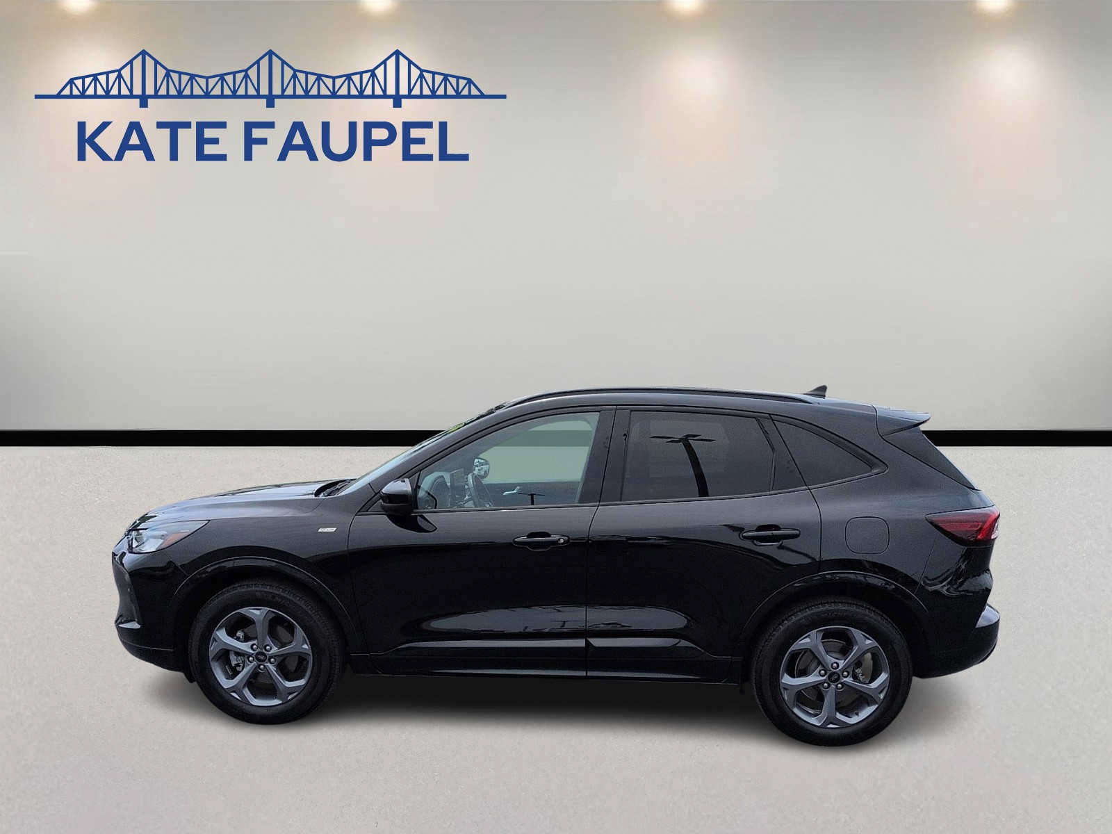 Certified 2023 Ford Escape ST-Line Select w/ Tech Pack #2 AWD/4WD image 4