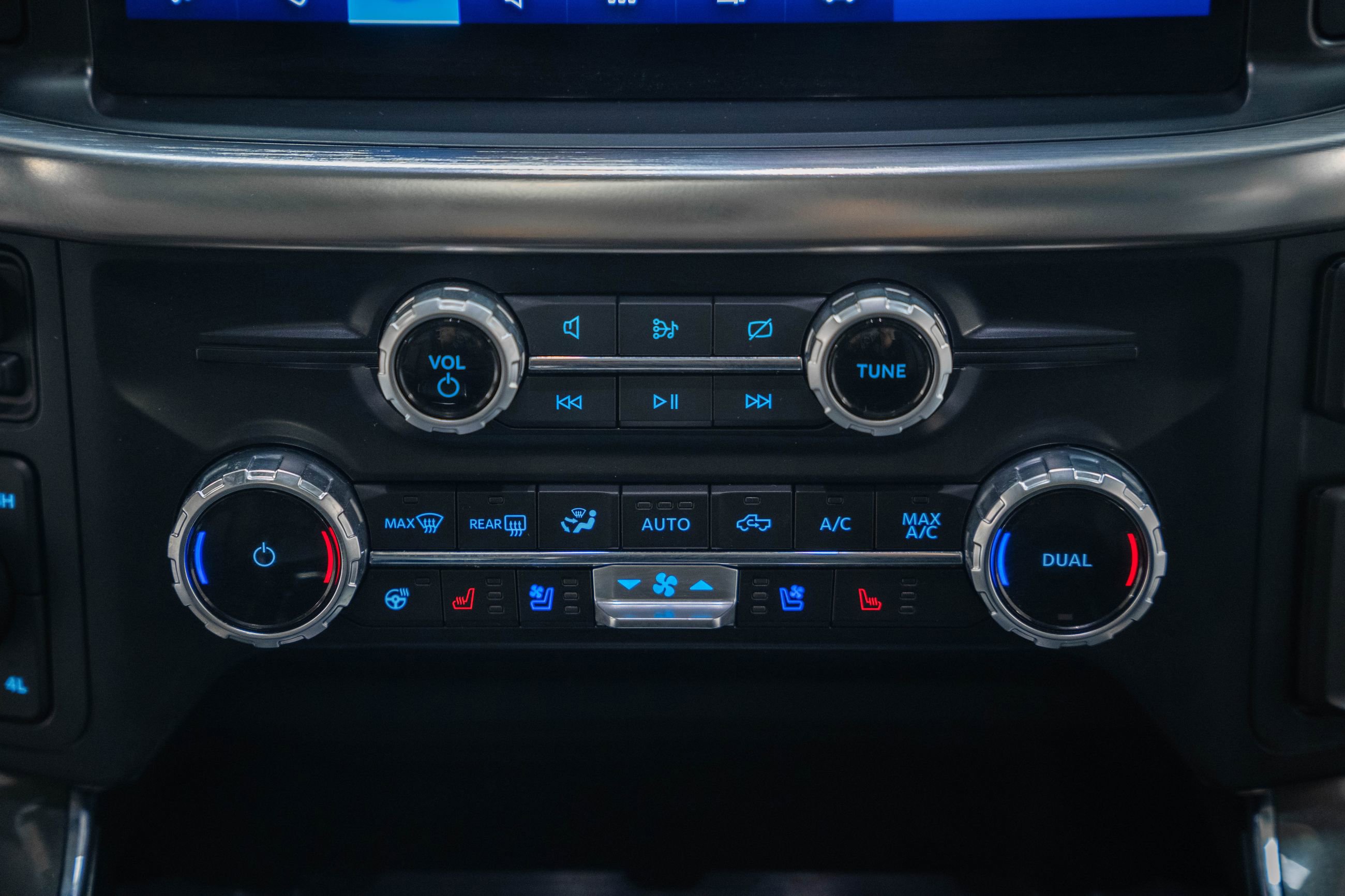 Certified 2023 Ford F150 Lariat w/ Equipment Group 502A High image 31