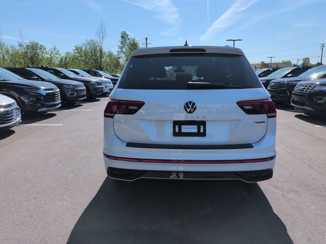 Used 2022 Volkswagen Tiguan SE R-Line AWD/4WD image 6