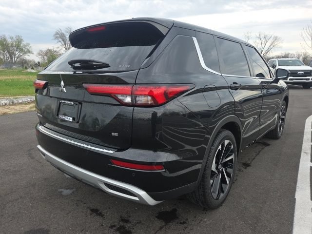 Used 2022 Mitsubishi Outlander SE AWD/4WD image 8