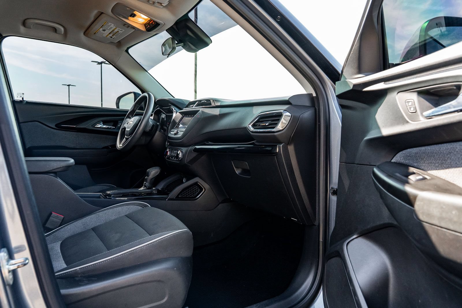 Used 2021 Chevrolet TrailBlazer LT FWD image 11