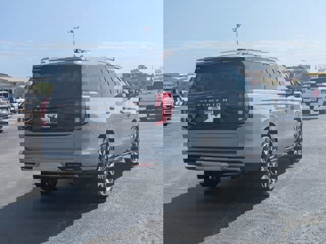 Certified 2025 Ford Expedition Platinum w/ Platinum Ultimate Package image 5