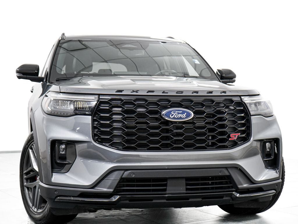 Certified 2025 Ford Explorer ST AWD/4WD image 3