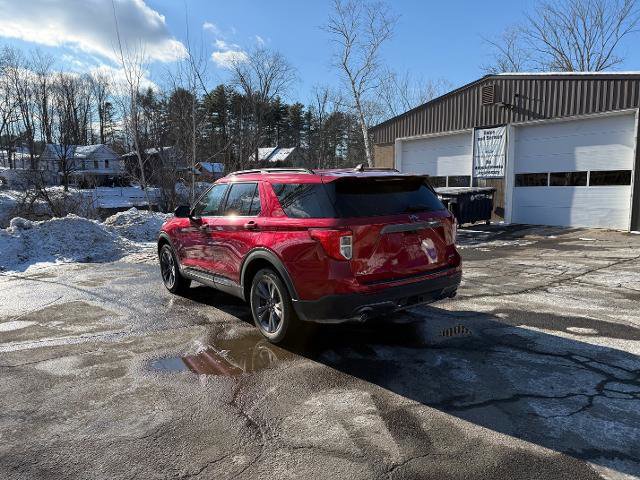 Certified 2023 Ford Explorer XLT w/ Equipment Group 202A image 3