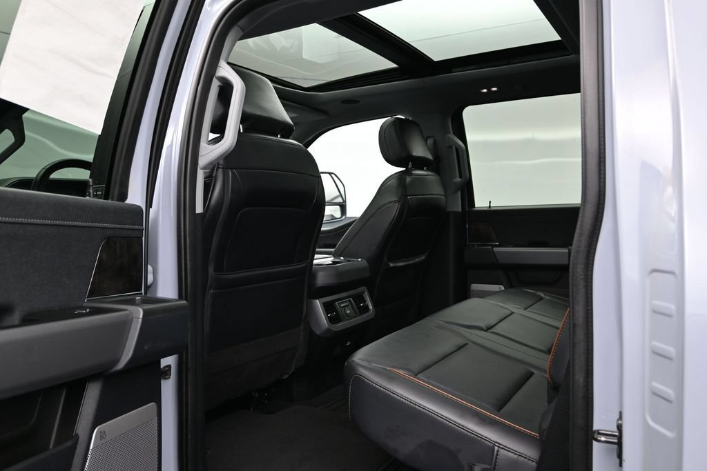 Certified 2025 Ford F250 Lariat w/ Lariat Ultimate Package AWD/4WD image 17
