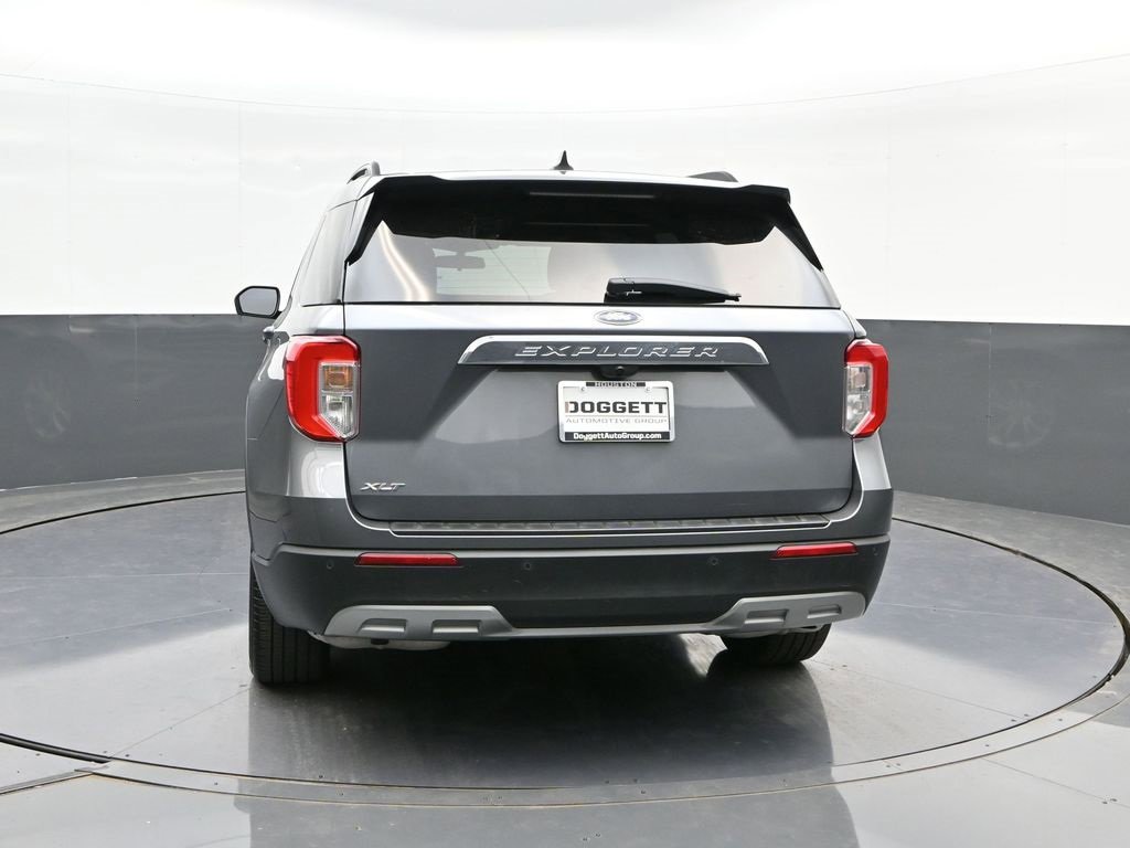 Certified 2021 Ford Explorer XLT w/ Equipment Group 202A image 8