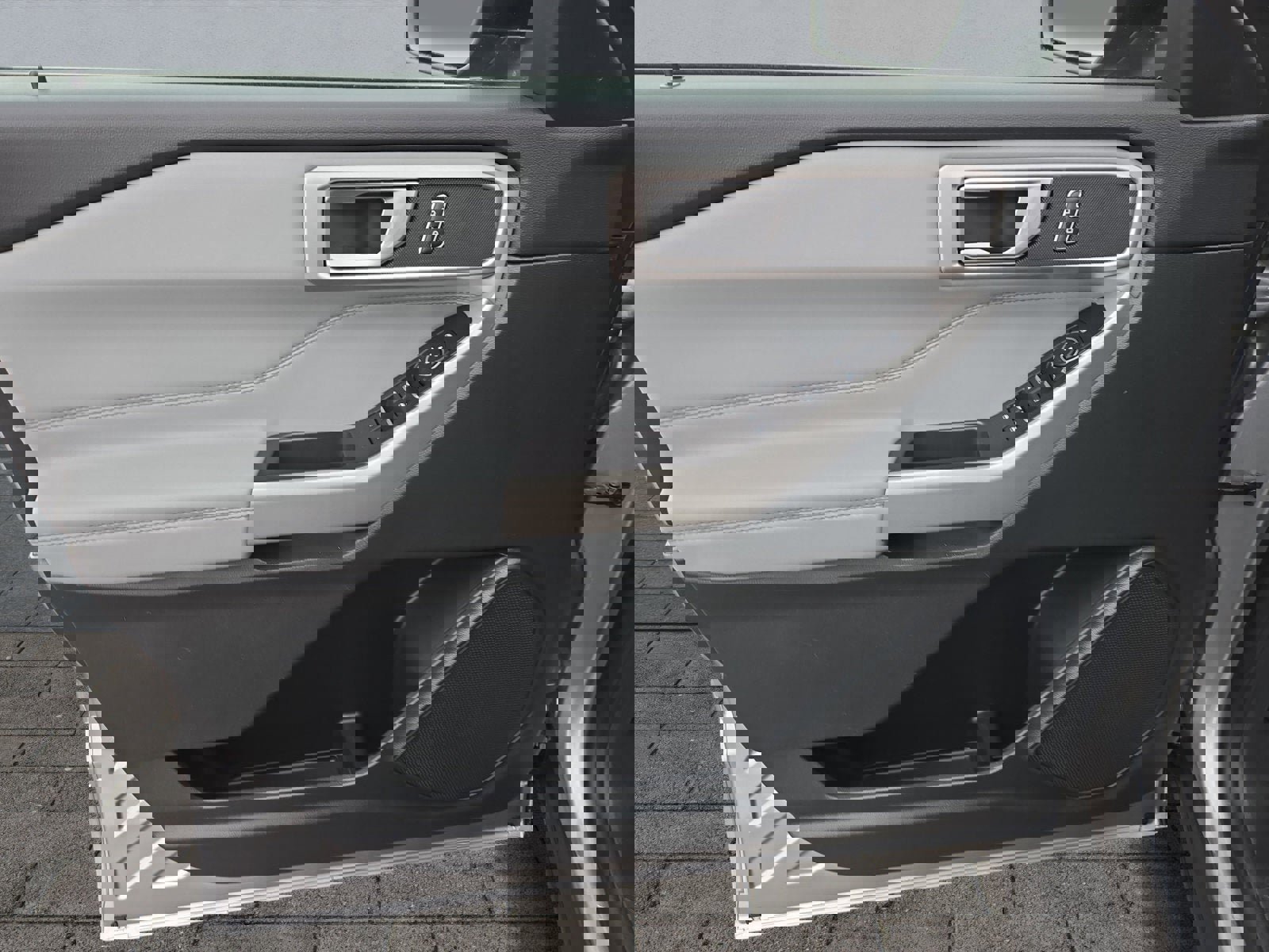 Certified 2023 Ford Explorer XLT w/ Equipment Group 202A image 10