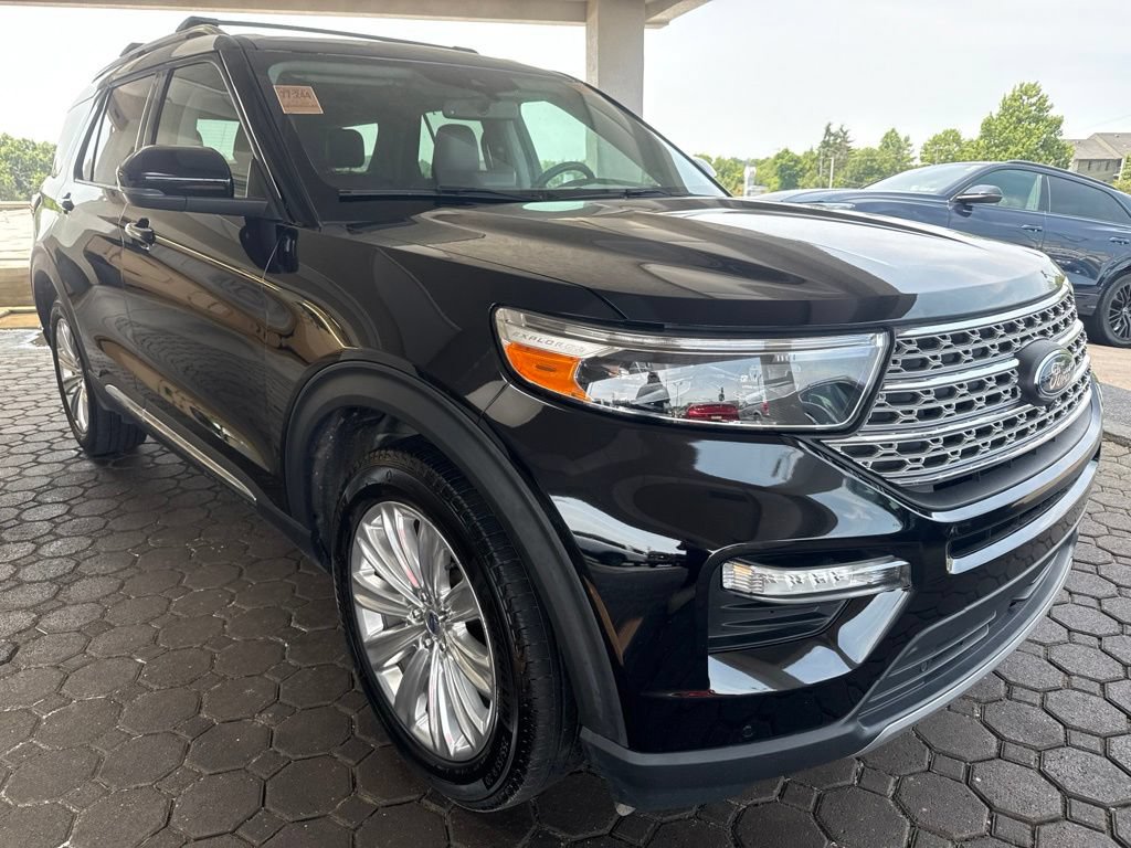 Certified 2024 Ford Explorer Limited w/ Limited Technology Package AWD/4WD image 4