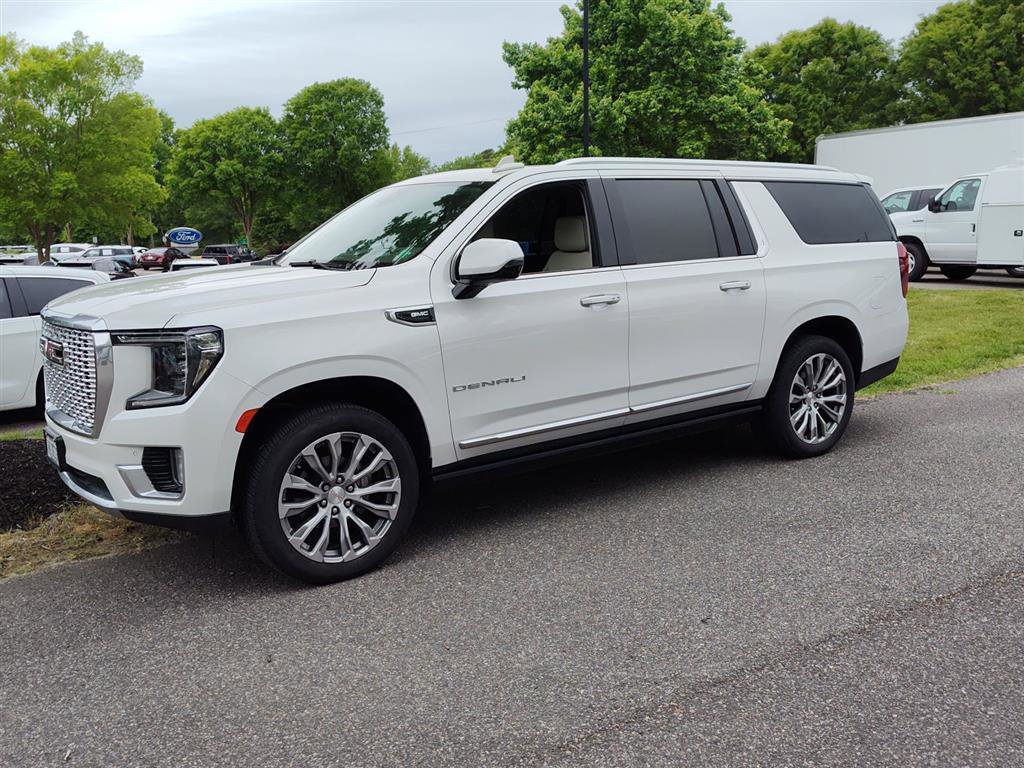Used 2022 GMC Yukon XL Denali w/ Advanced Technology Package