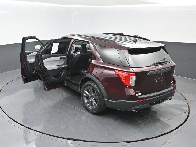 Certified 2022 Ford Explorer XLT w/ Equipment Group 202A AWD/4WD image 28