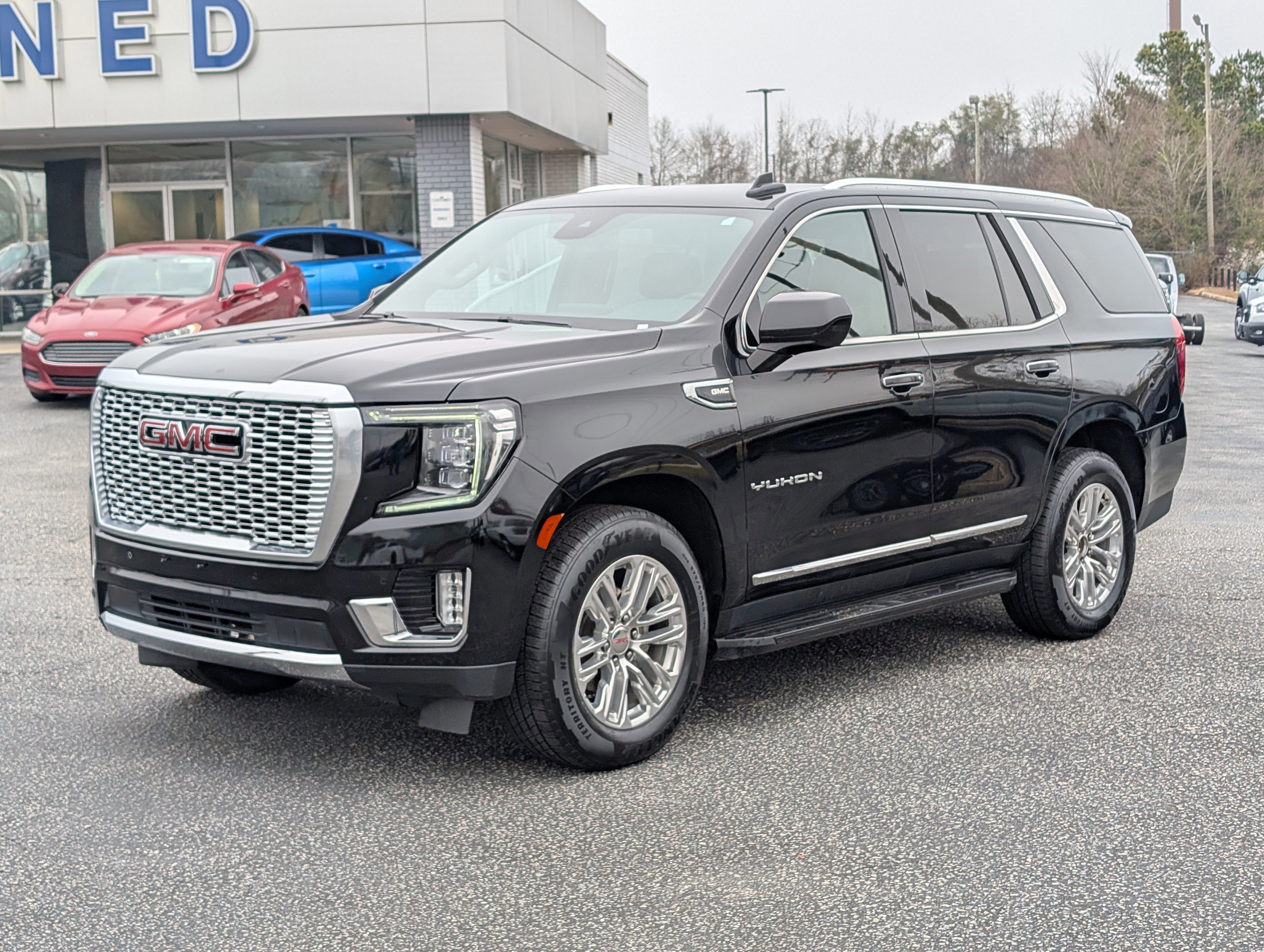 Used 2023 GMC Yukon SLT image 8