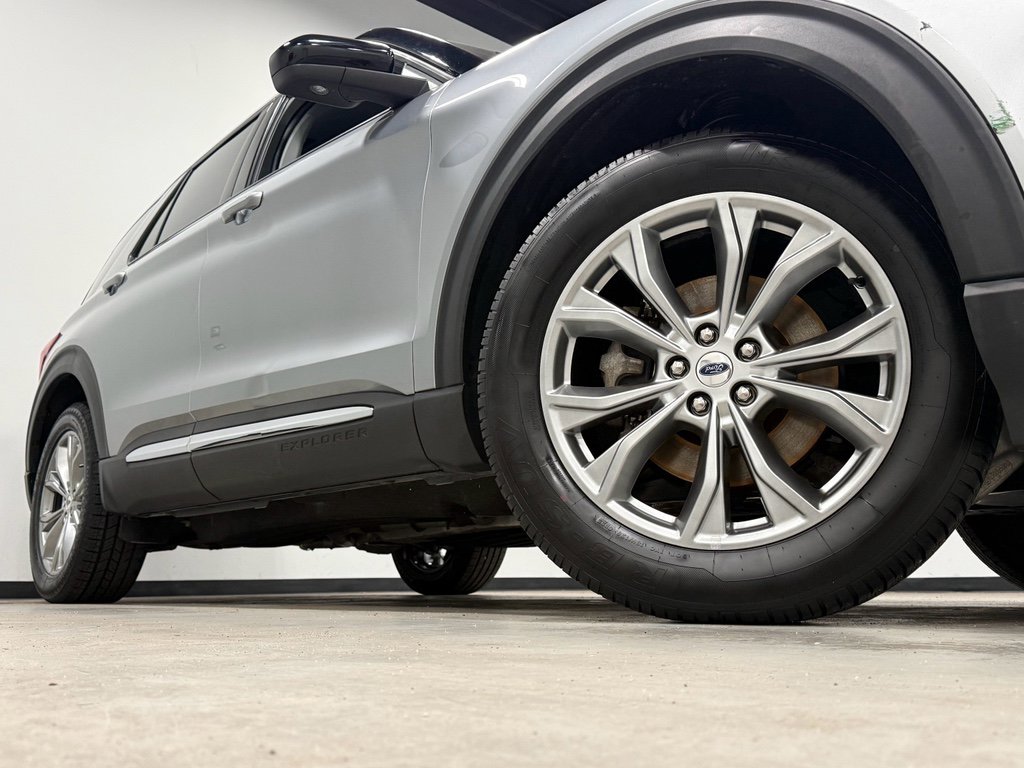 Certified 2024 Ford Explorer Limited image 2