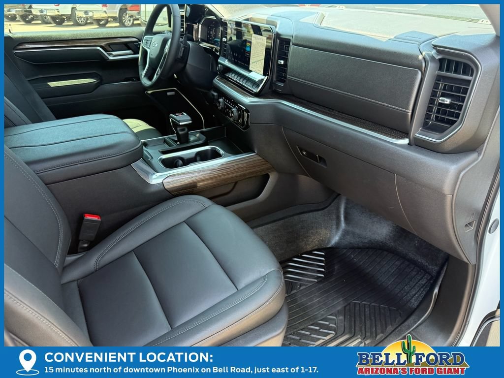 Used 2026 Chevrolet Silverado 1500 LT Trail Boss w/ LT Trail Boss Premium Package AWD/4WD image 32