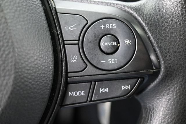 Used 2025 Toyota RAV4 LE FWD image 17