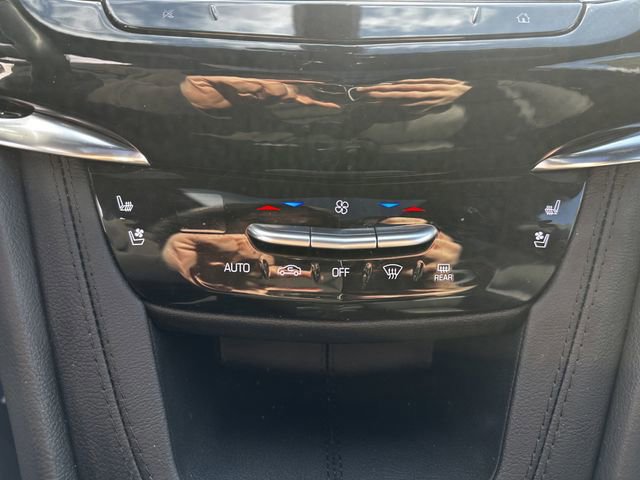 Used 2025 Cadillac XT6 Sport w/ Technology Package image 24