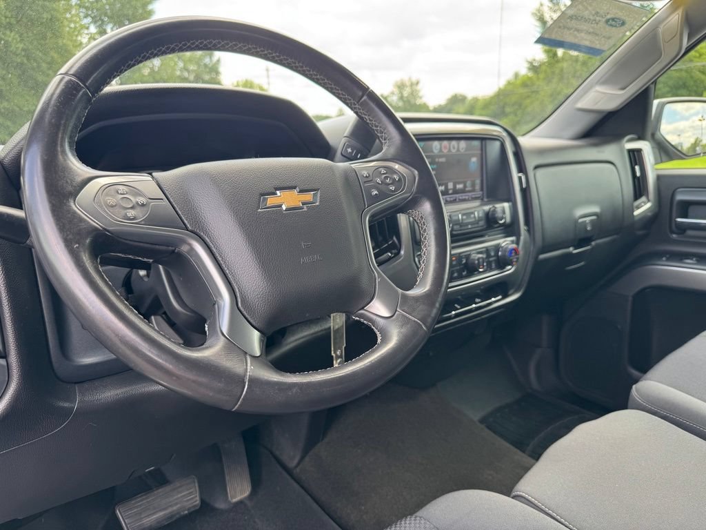 Used 2017 Chevrolet Silverado 1500 LT w/ All Star Edition AWD/4WD image 29