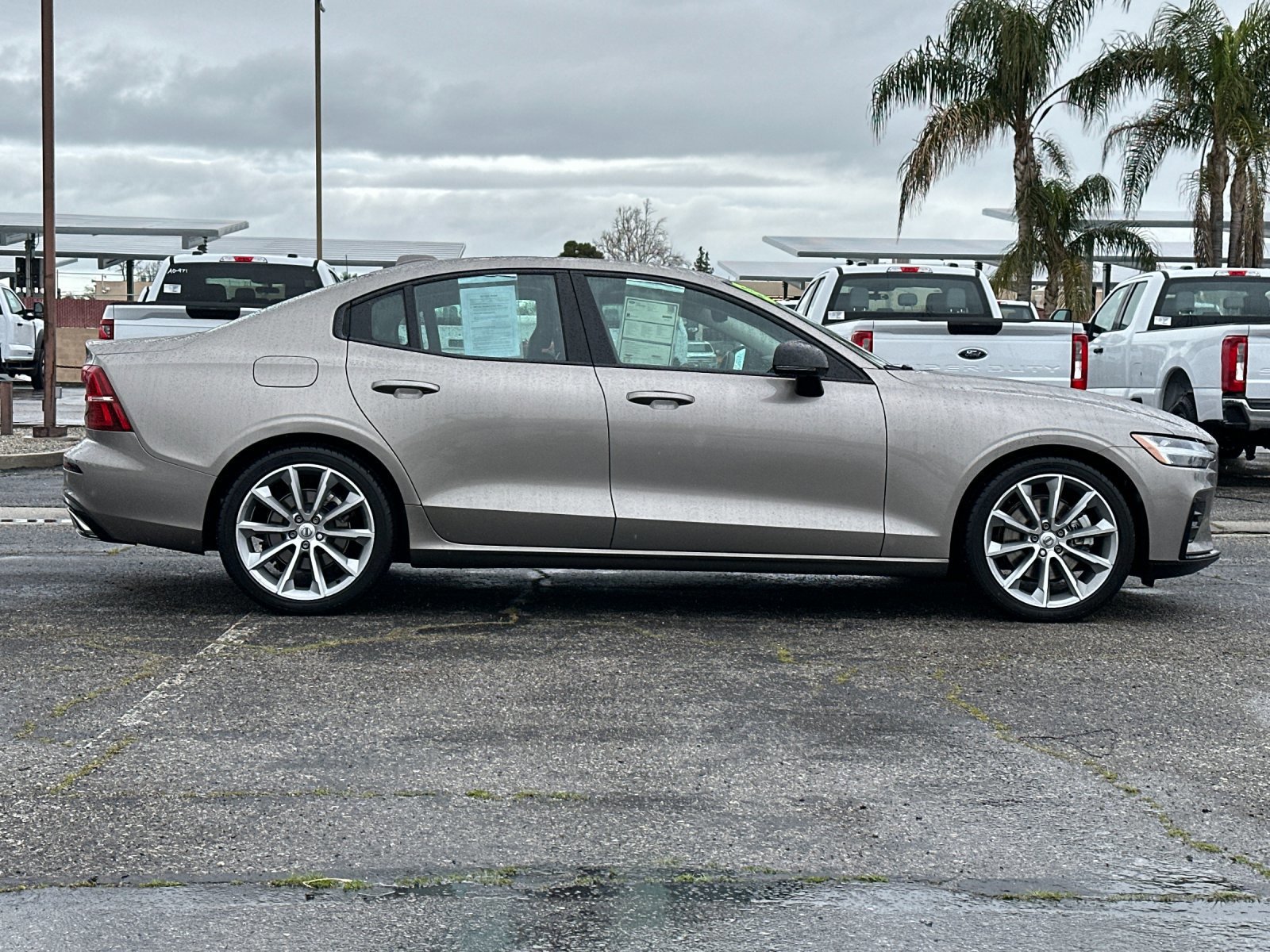 Used 2021 Volvo S60 T5 Momentum w/ Advanced Package image 6