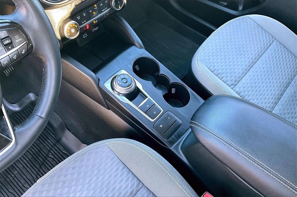 Certified 2022 Ford Escape SE w/ Cold Weather Package image 15