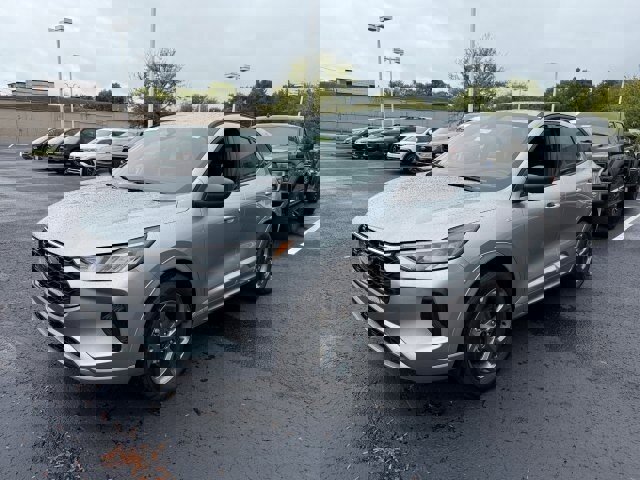 Certified 2024 Ford Escape ST-Line image 3