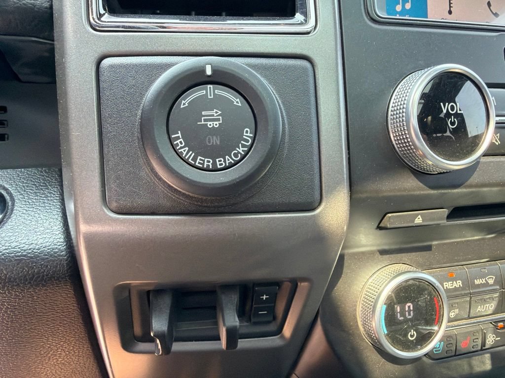 Certified 2018 Ford Expedition XLT w/ Equipment Group 202A AWD/4WD image 30