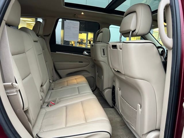Used 2017 Jeep Grand Cherokee Overland w/ Jeep Active Safety Group image 57