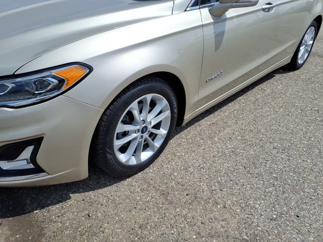 Certified 2019 Ford Fusion Titanium FWD image 4