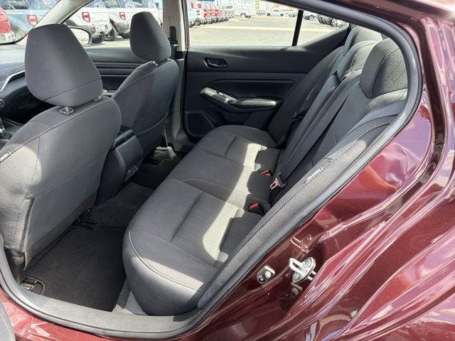 Used 2025 Nissan Altima 2.5 SV FWD image 11