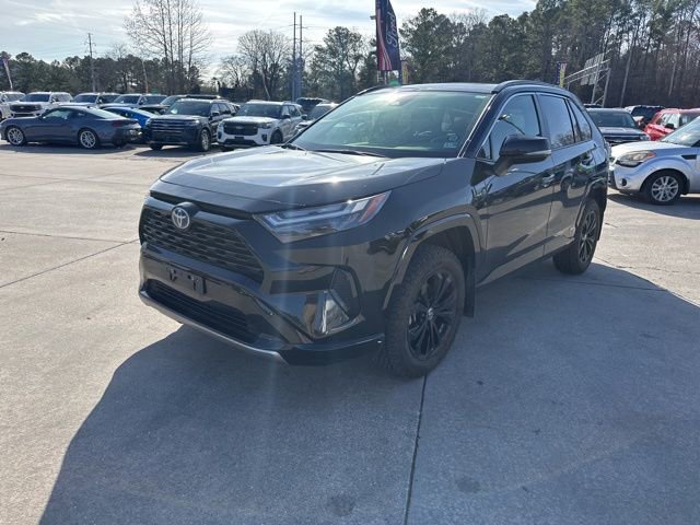 Used 2022 Toyota RAV4 SE image 3