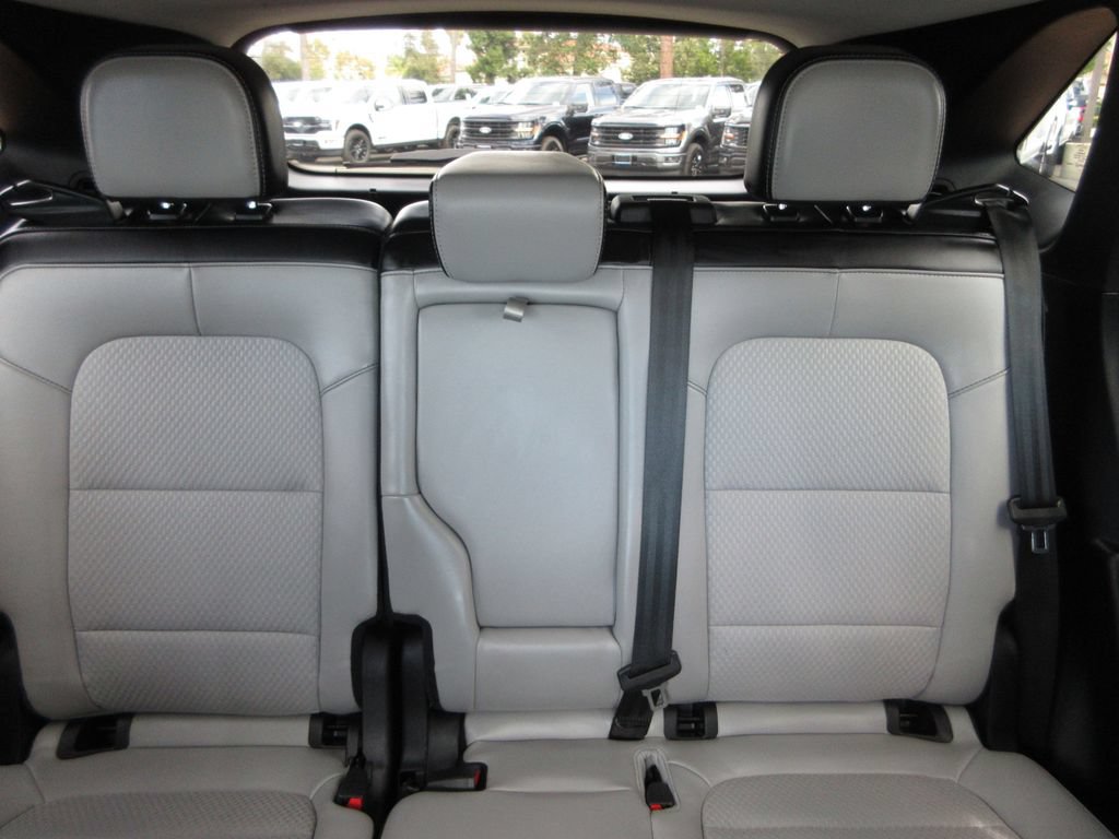 Certified 2025 Ford Escape SE FWD image 24