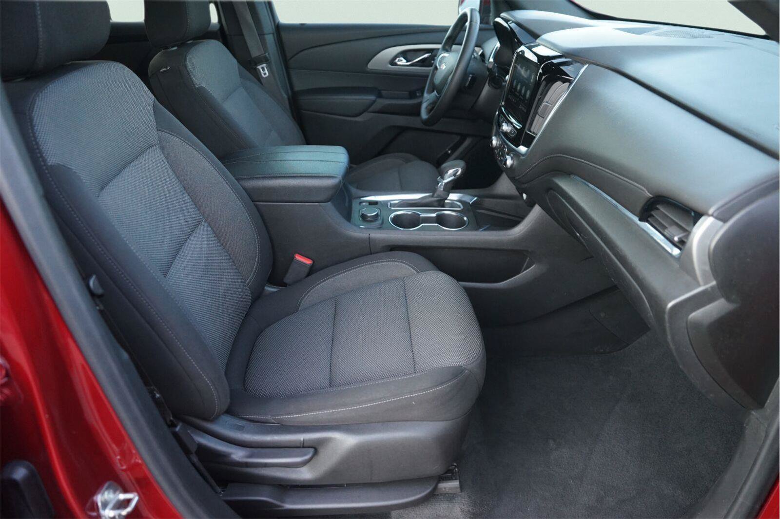Used 2023 Chevrolet Traverse LT FWD image 20