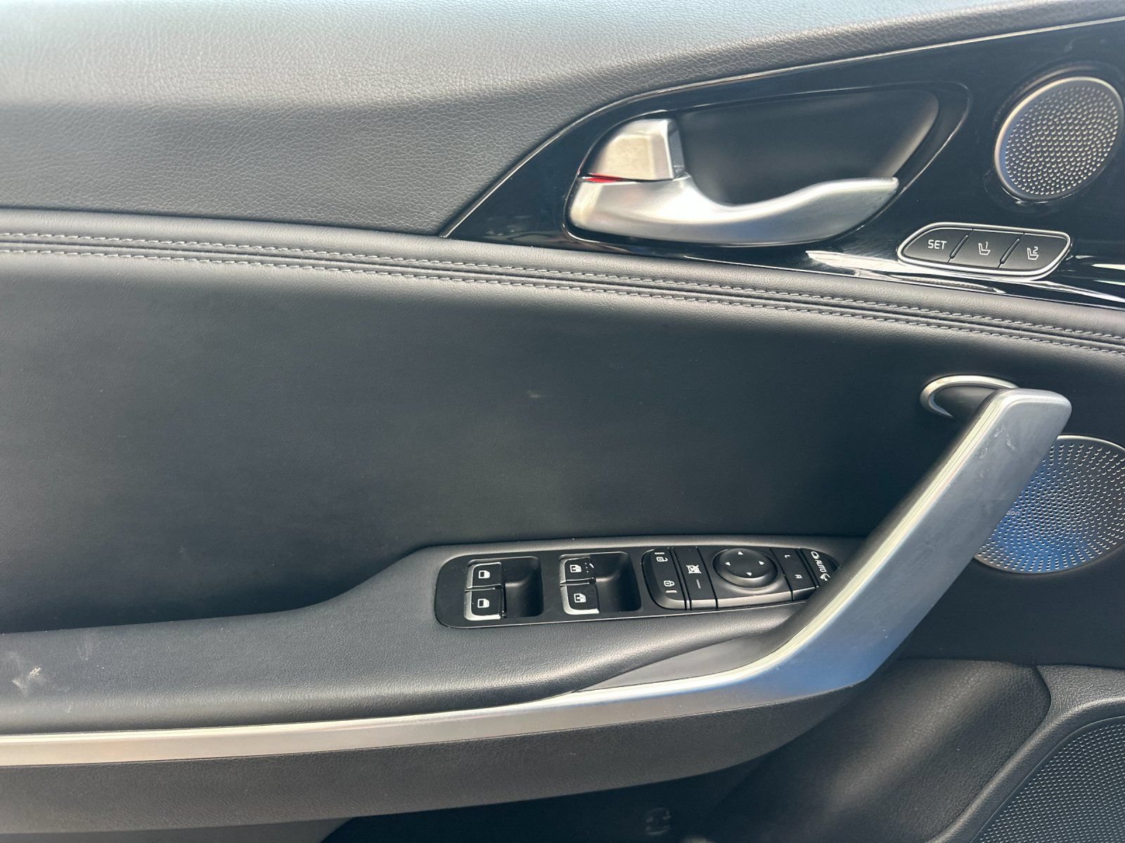 Used 2018 Kia Stinger Premium RWD image 10