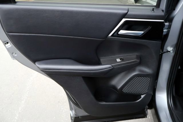 Used 2024 Mitsubishi Outlander SE image 26
