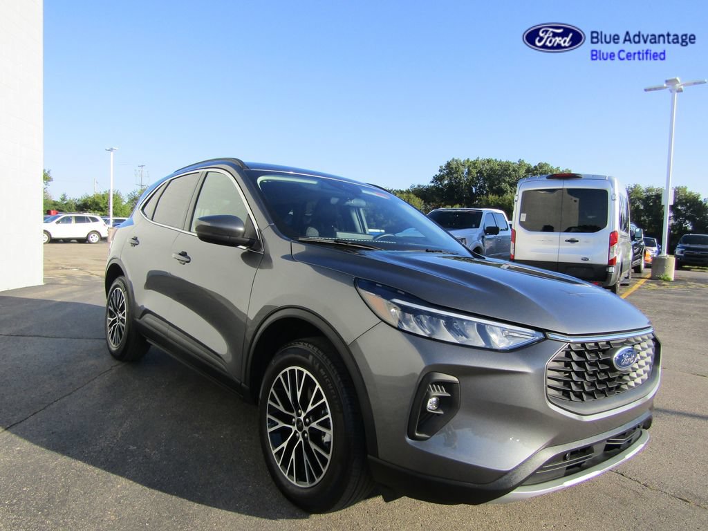 Certified 2026 Ford Escape SE w/ Class II Trailer Tow Package FWD image 16