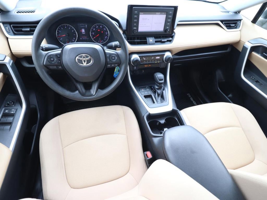Used 2019 Toyota RAV4 LE image 11