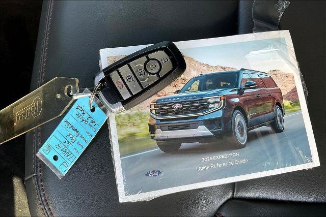 Certified 2025 Ford Expedition Active AWD/4WD image 35