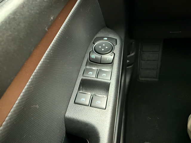 Certified 2025 Ford Bronco Sport Outer Banks w/ Outer Banks Tech Package+ AWD/4WD image 25
