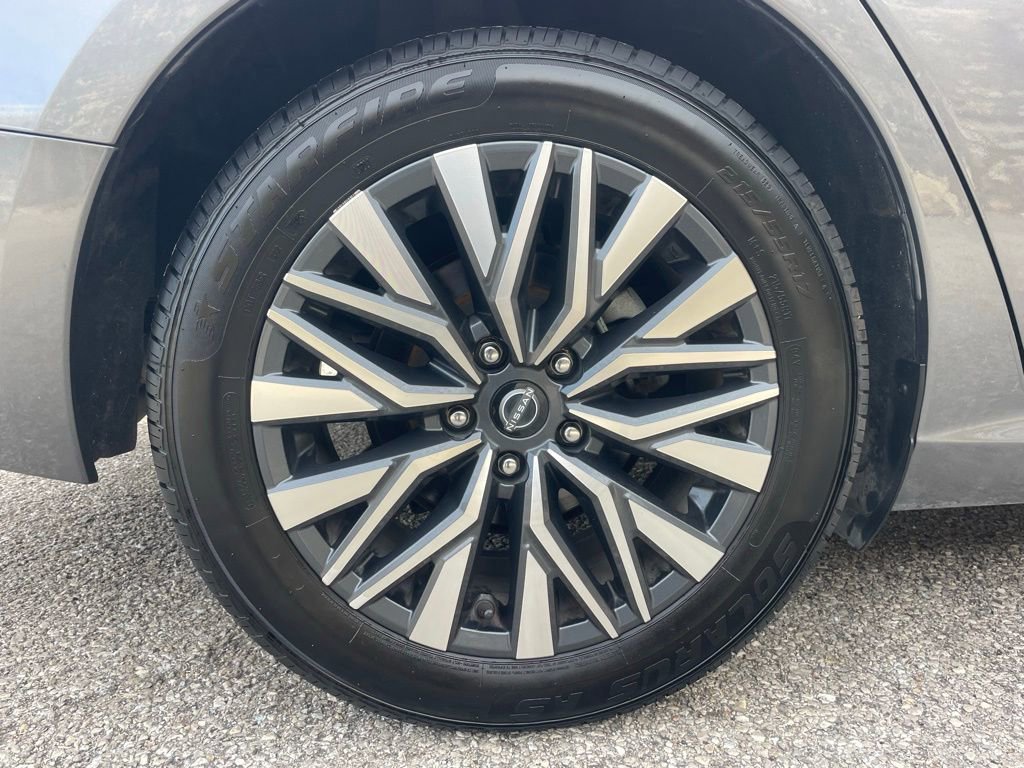 Used 2024 Nissan Altima 2.5 SV image 23