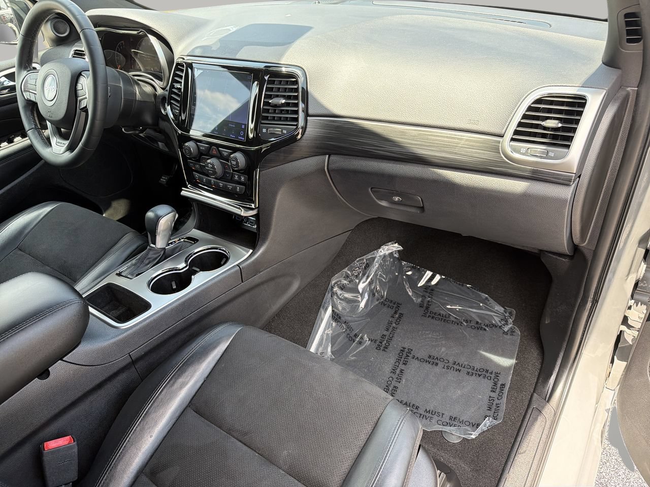 Used 2021 Jeep Grand Cherokee Laredo X AWD/4WD image 13