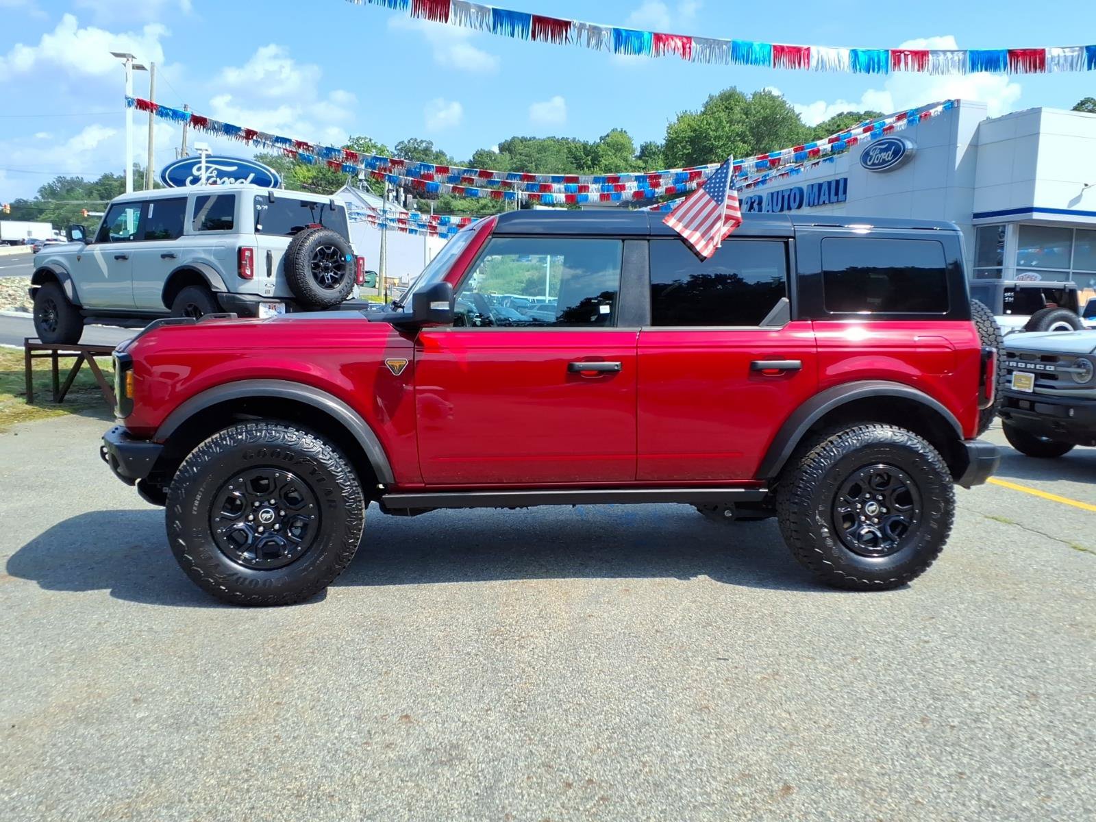 Certified 2025 Ford Bronco Badlands AWD/4WD image 5