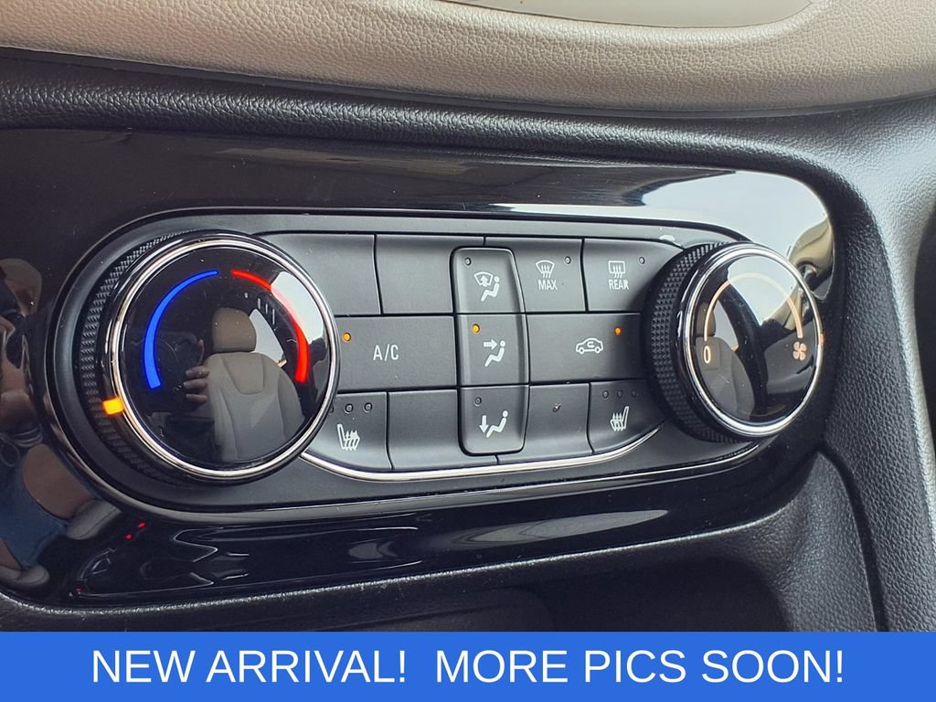 Used 2021 Buick Encore GX Preferred w/ Cold Weather Comfort Package FWD image 12