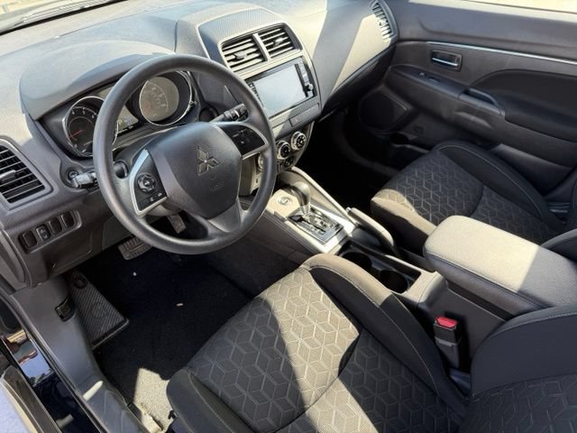 Used 2025 Mitsubishi Outlander Sport AWD image 11
