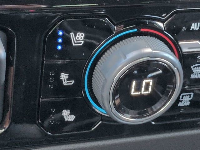 Used 2024 Chevrolet Silverado 1500 High Country w/ Technology Package image 21