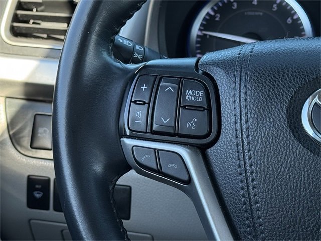 Used 2019 Toyota Highlander XLE image 12