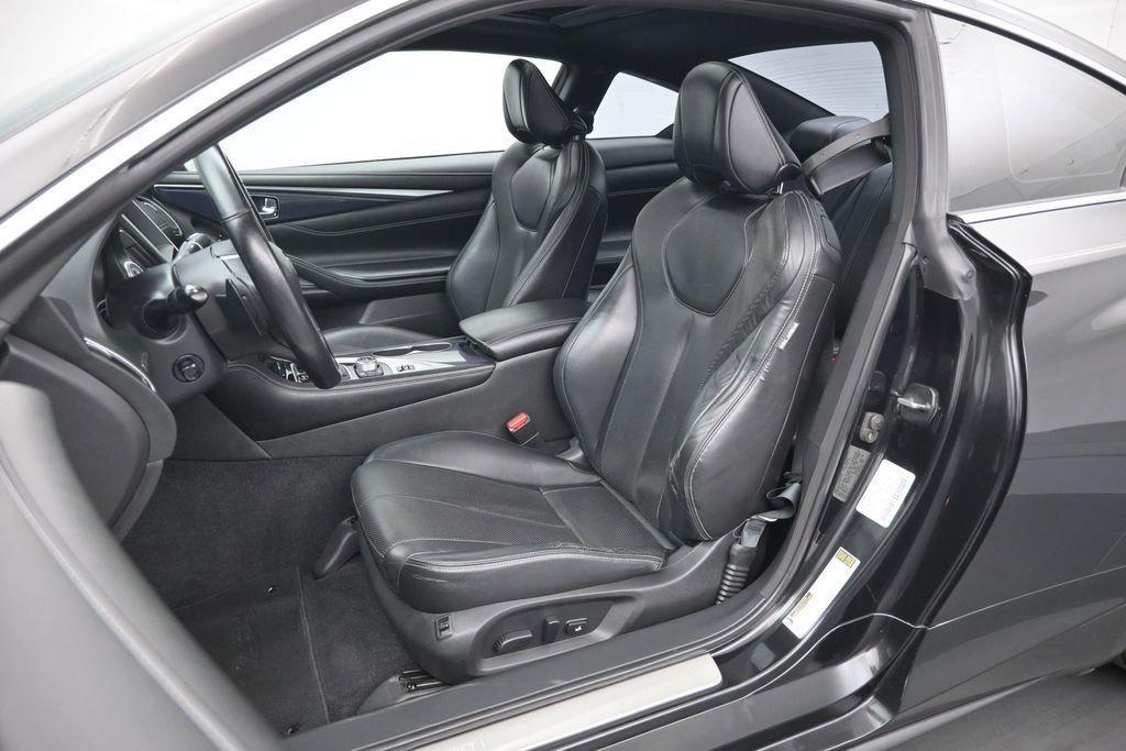 Used 2017 INFINITI Q60 Red Sport 400 RWD image 12