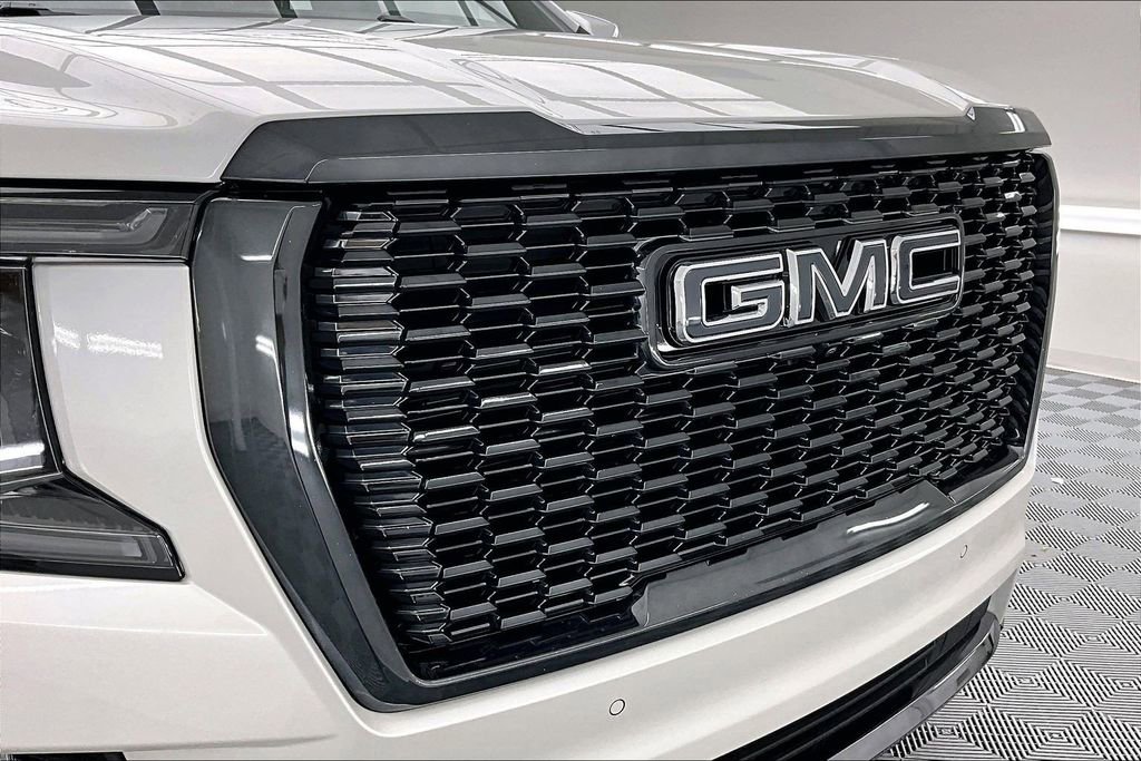 Used 2024 GMC Yukon Denali Ultimate AWD/4WD image 29