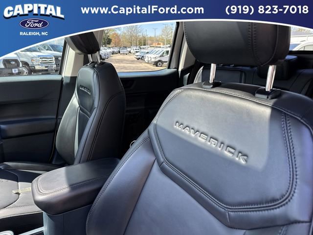 Certified 2025 Ford Maverick Lariat w/ Black Appearance Package image 23