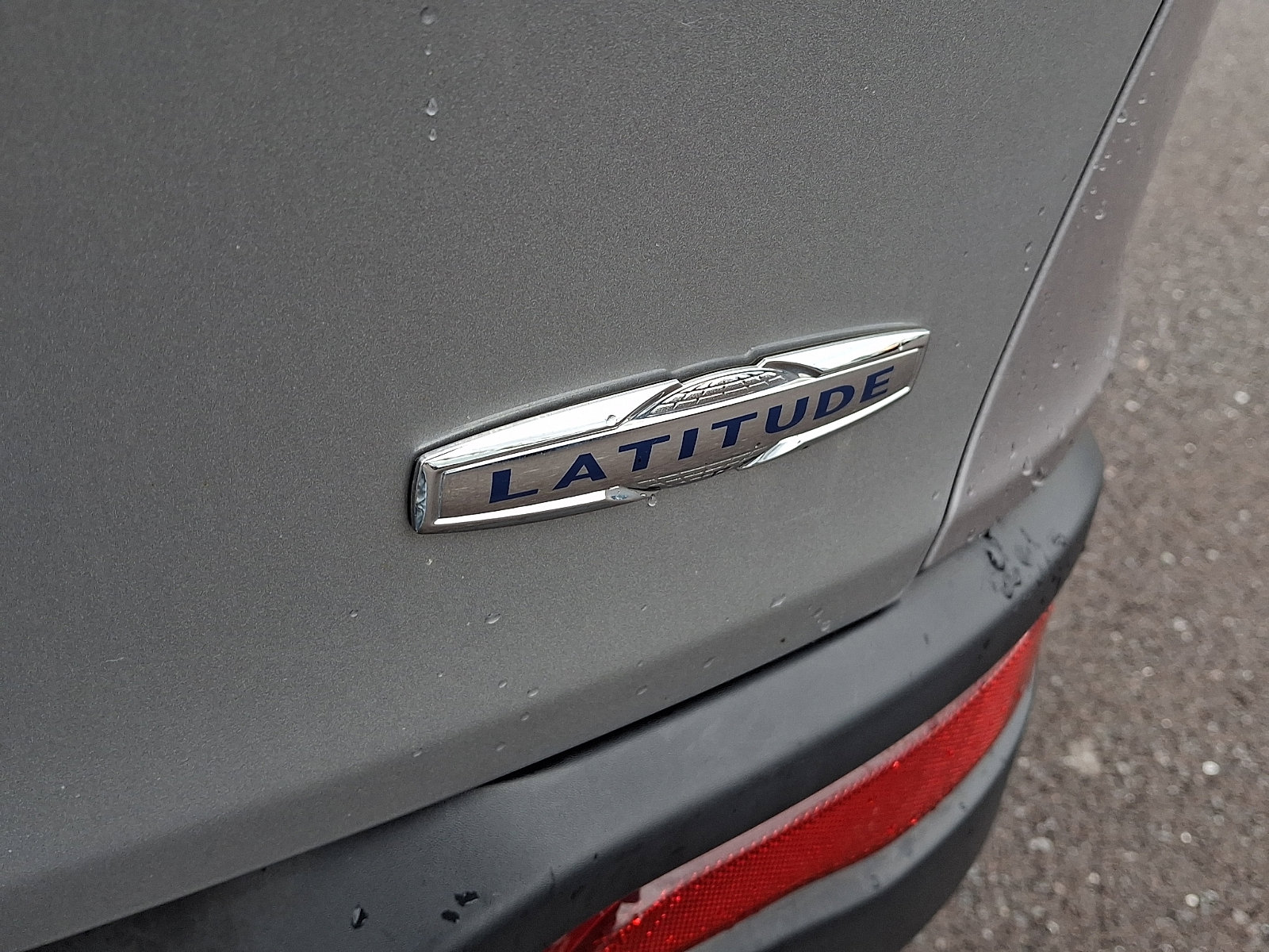 Used 2017 Jeep Cherokee Latitude w/ Cold Weather Group image 31